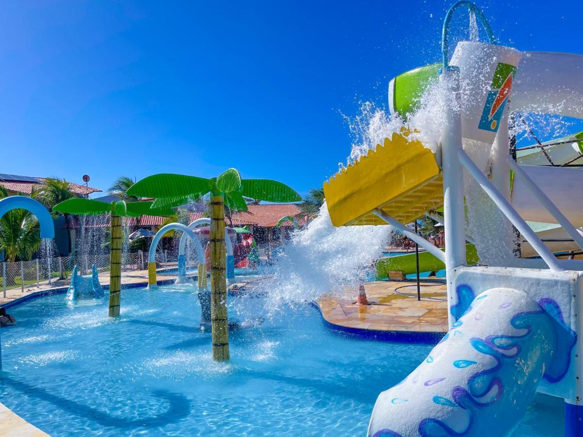 Jangadeiro - Parque Aquatico E Pe Na Areia